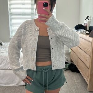 Gray cardigan with pearl buttons details